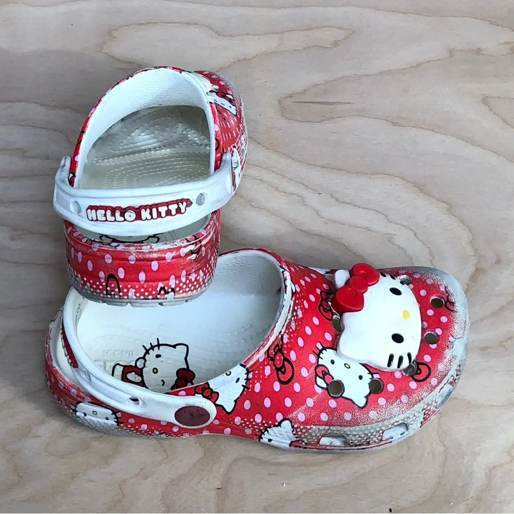 Crocs Hello Kitty Sanrio Clogs Red/White Kids Sz 13 (Used).